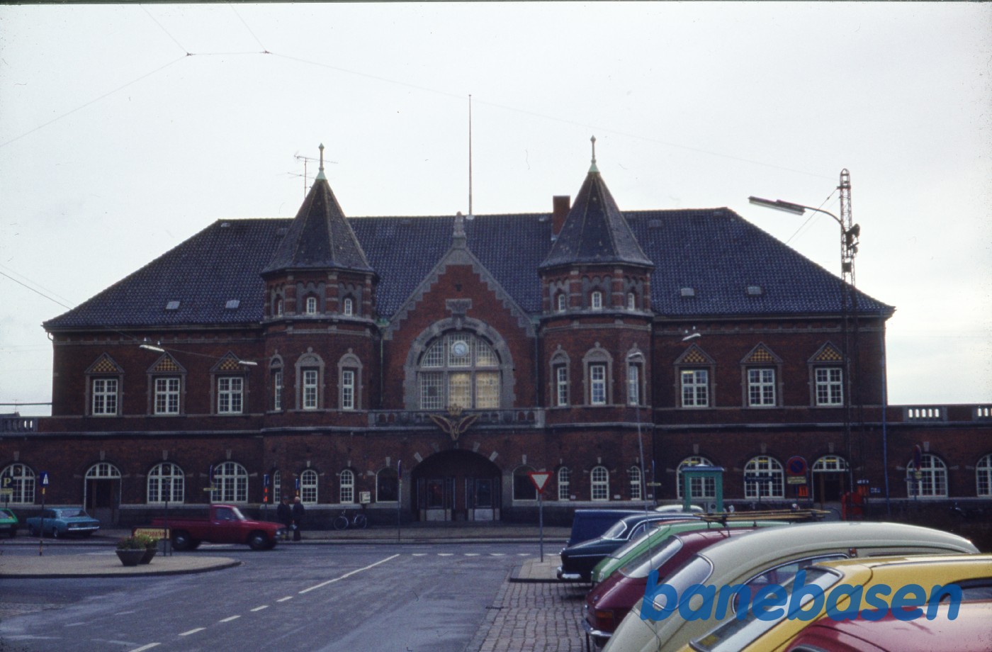 Esbjerg station fra gaden Esbjerg station fra gaden