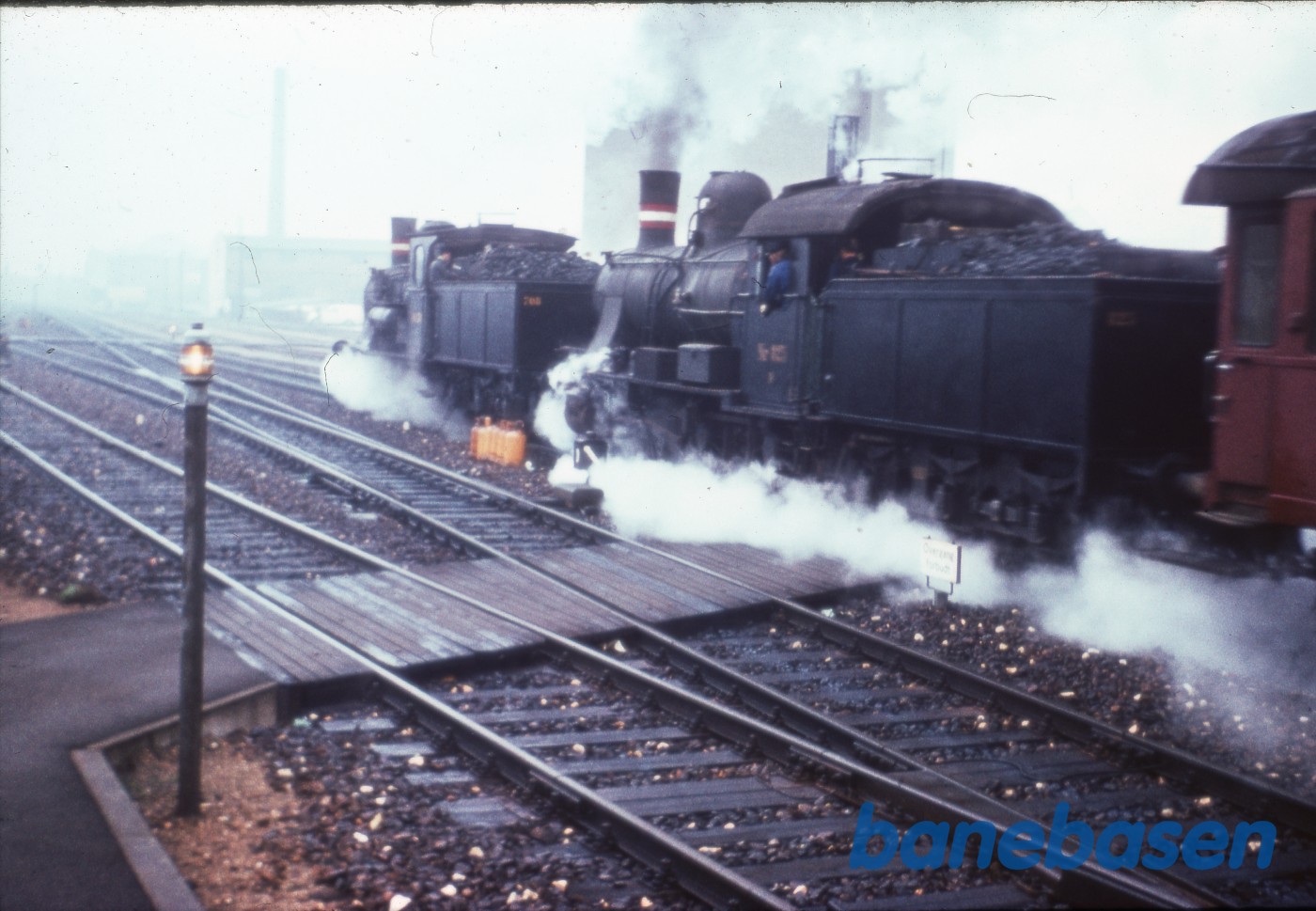 Roskilde DSB C 708 +D med tog Roskilde DSB C 708 +D med tog