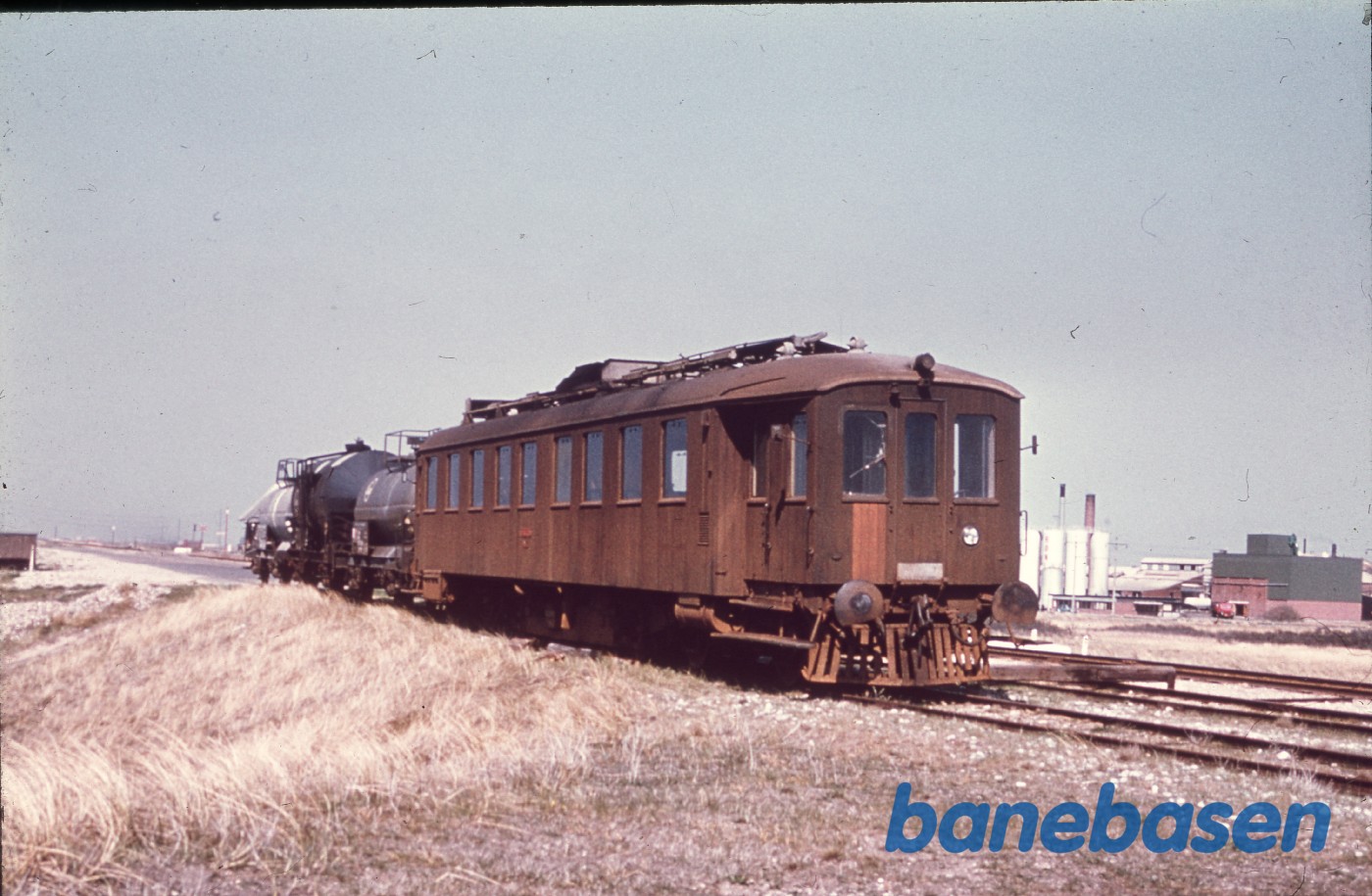 VLTJ M 6 med godstog på Harboøre Tange VLTJ M 6 med godstog på Harboøre Tange