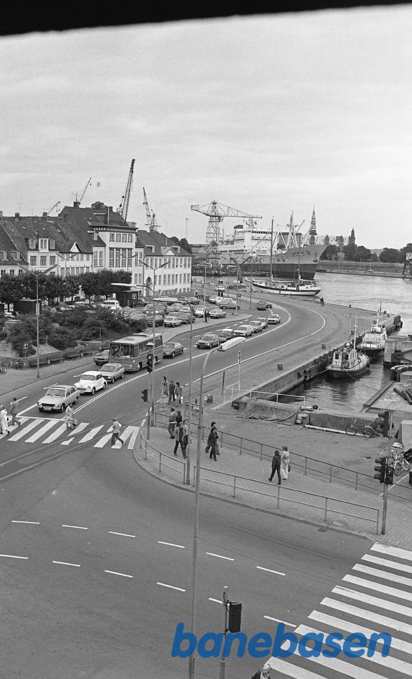 Havnen i Helsingør taget oppe fra taget af Helsingør station Havnen i Helsingør taget oppe fra taget af Helsingør station