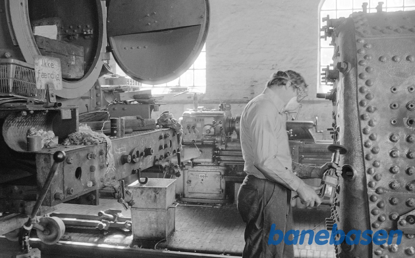 Kedelarbejde på OKMJ 14 i remisen Kedelarbejde på OKMJ 14 i remisen