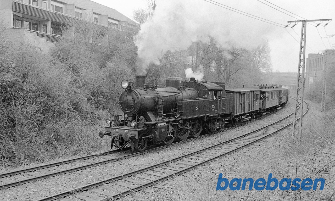 Godssporet mellem de to S-baner så man kunne køre direkte fra Frederiksberg til Lersøen og Hellerup Godssporet mellem de to S-baner så man kunne køre direkte fra Frederiksberg til Lersøen og Hellerup