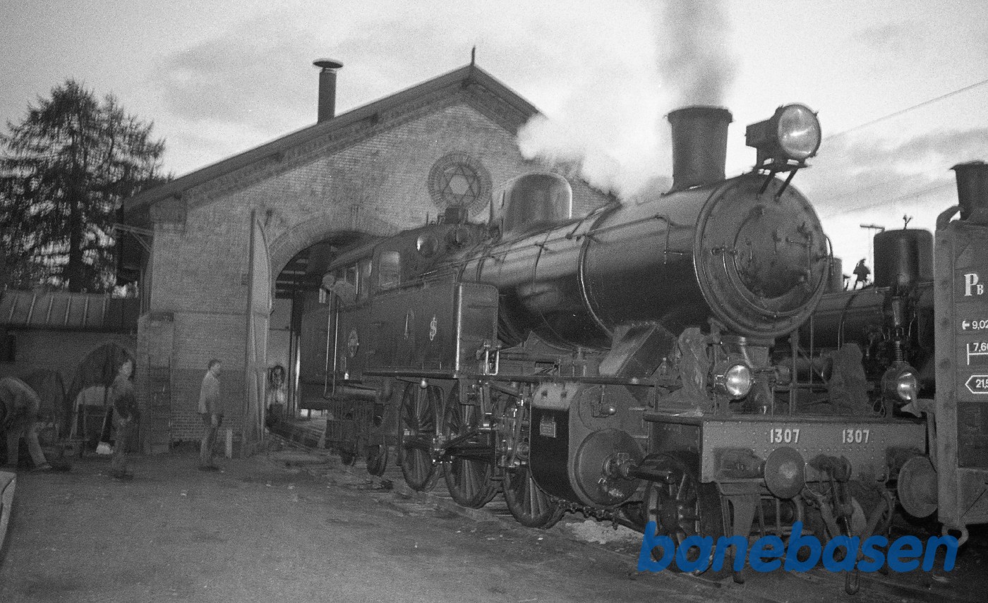 Aftenstemning ved remisen Aftenstemning ved remisen