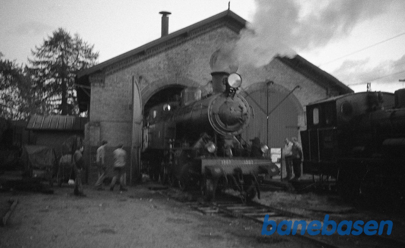 Aftenstemning ved remisen Aftenstemning ved remisen