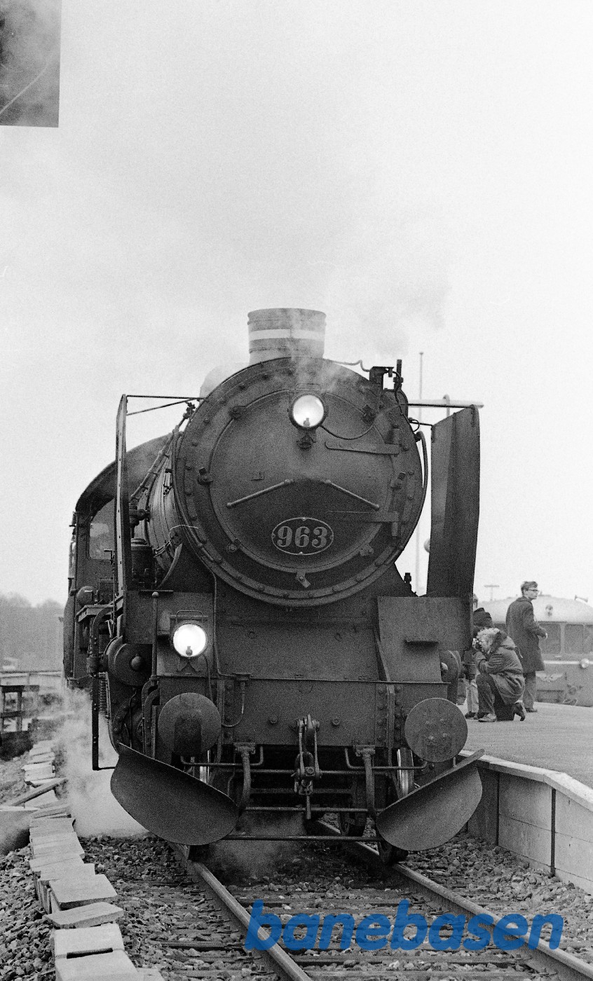 Særtog med R 963 muligvis via Holbæk Særtog med R 963 muligvis via Holbæk