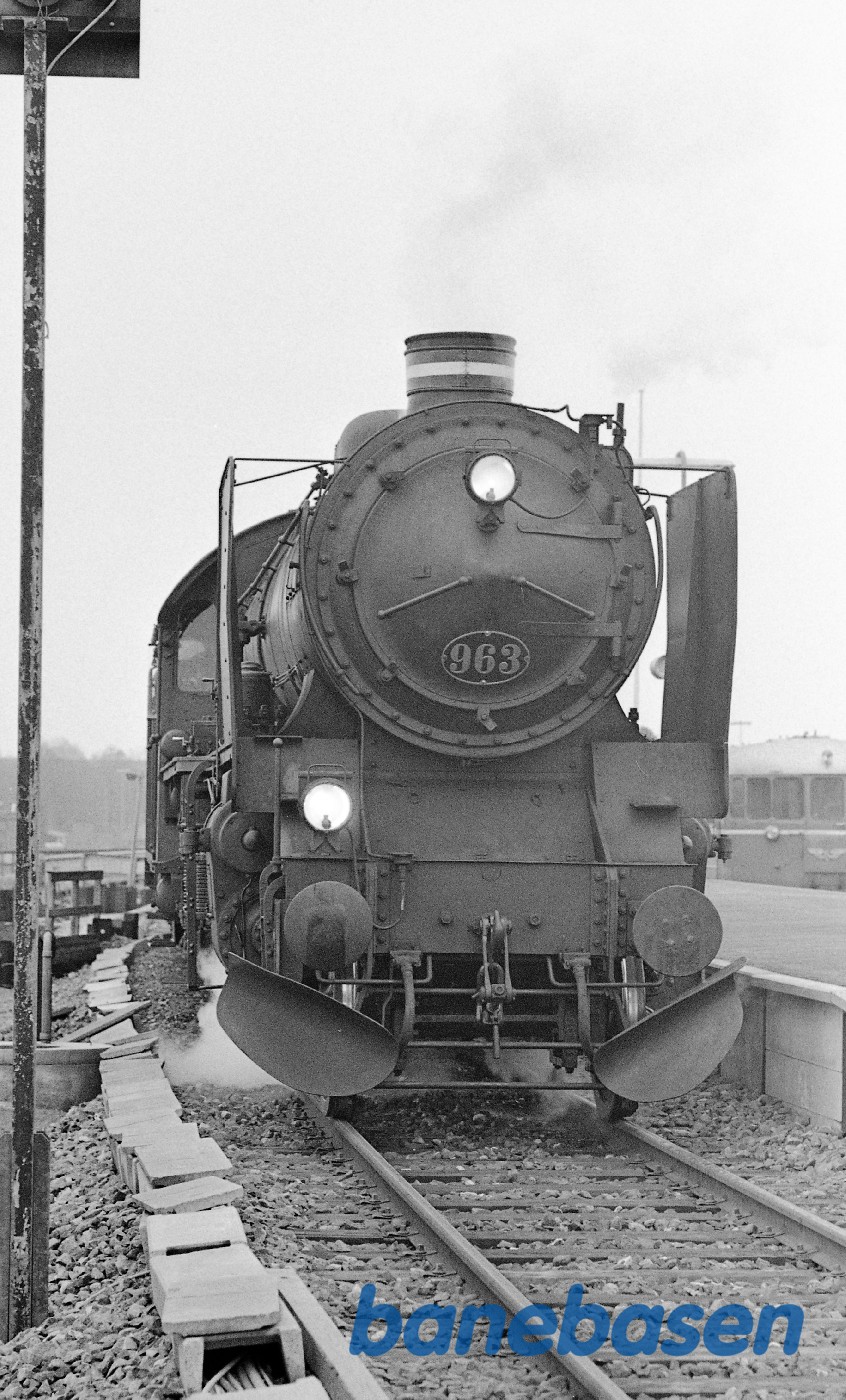 Særtog med R 963 muligvis via Holbæk Særtog med R 963 muligvis via Holbæk