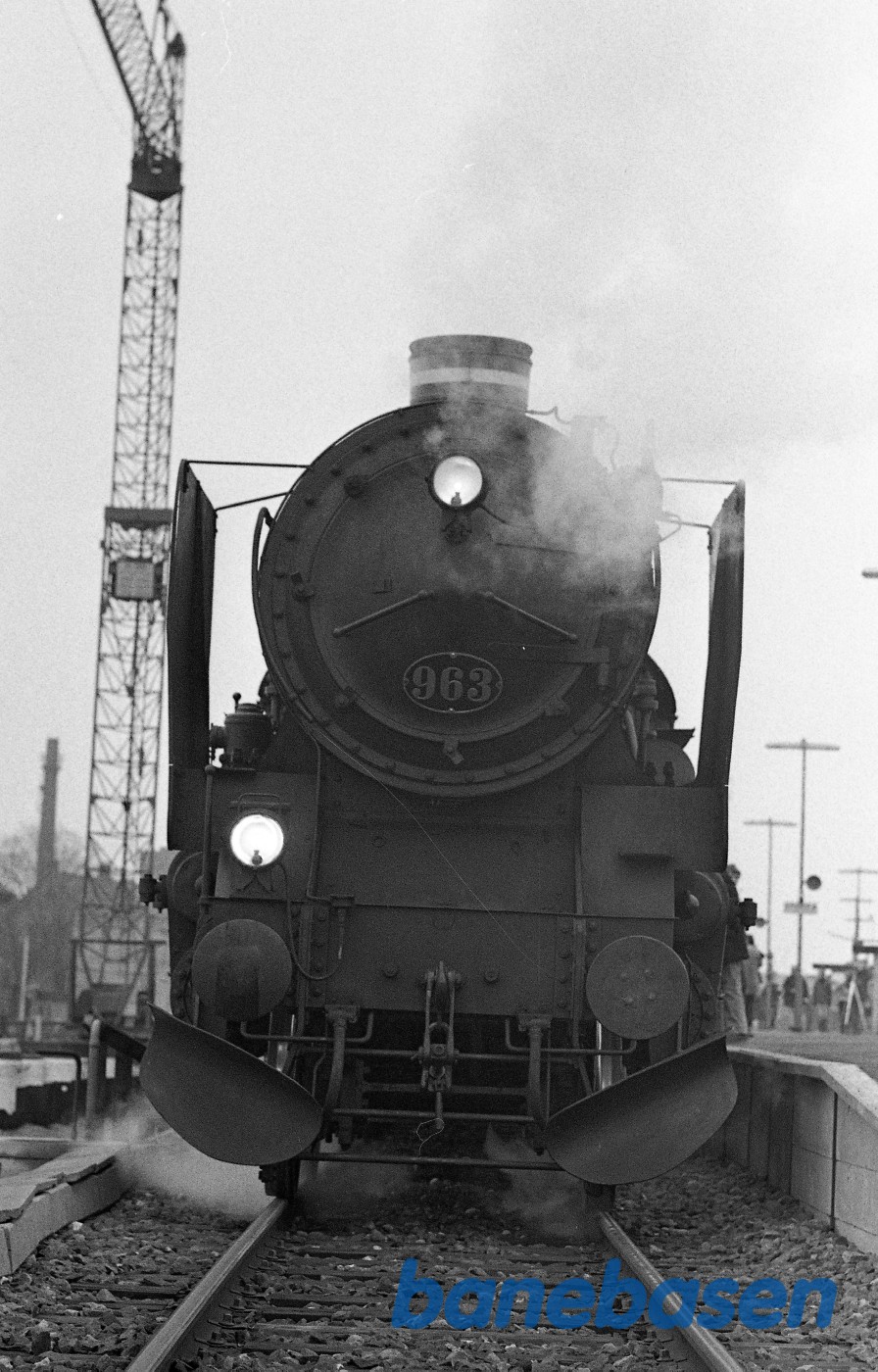 Særtog med R 963 muligvis via Holbæk Særtog med R 963 muligvis via Holbæk