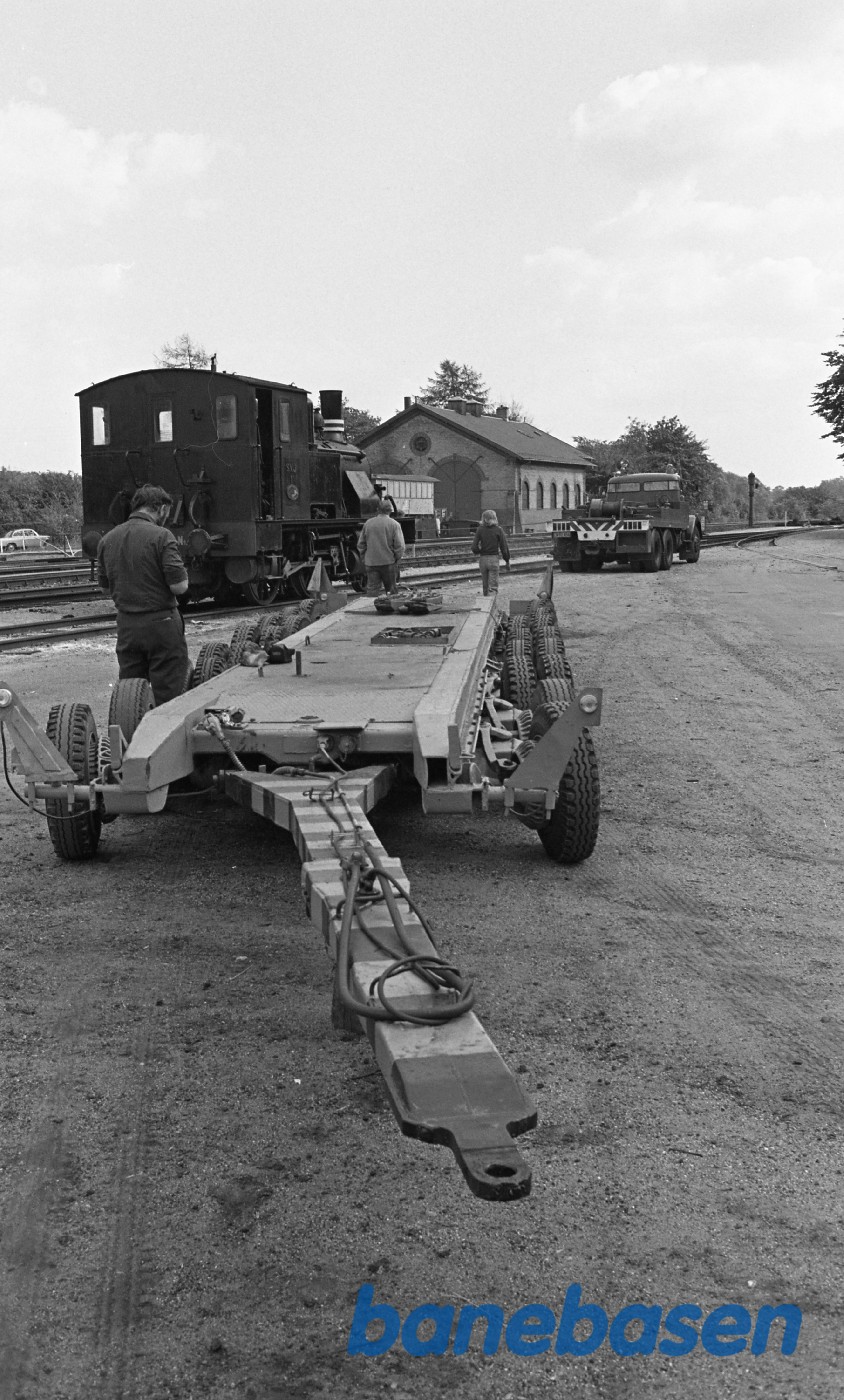 SVJ 1 flyttes op på vognbjørn SVJ 1 flyttes op på vognbjørn