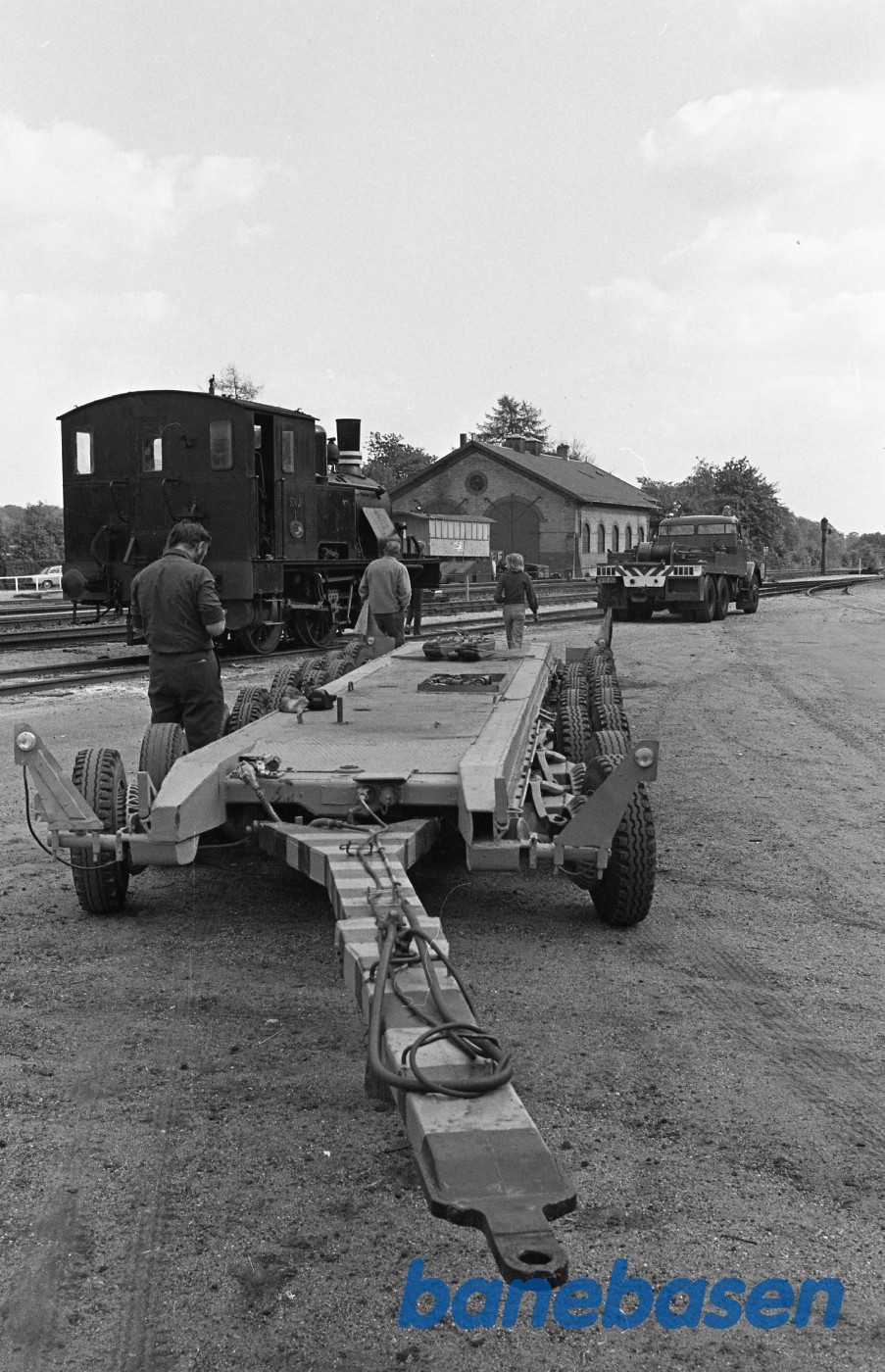SVJ 1 flyttes op på vognbjørn SVJ 1 flyttes op på vognbjørn