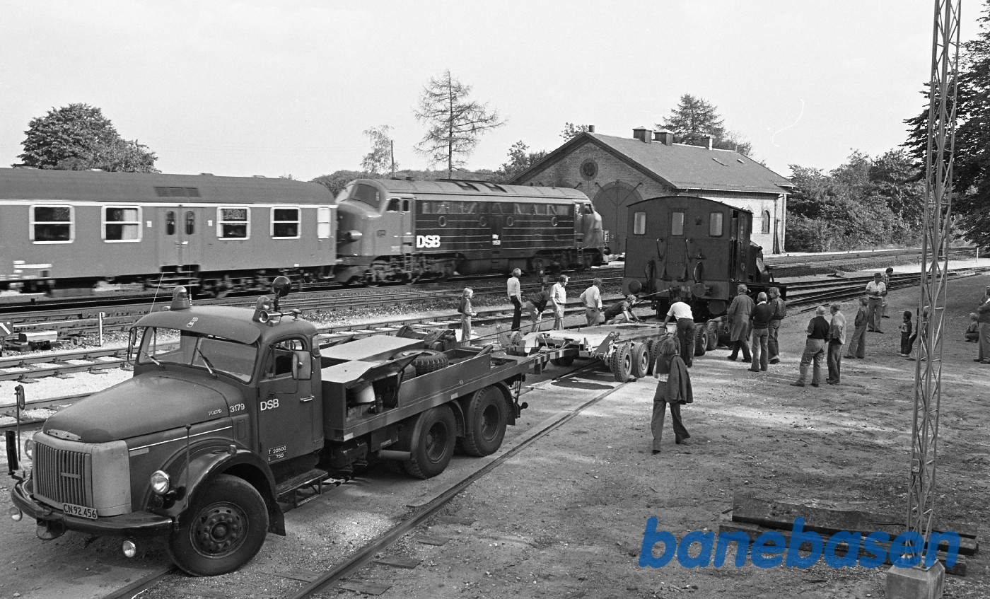 SVJ 1 flyttes op på vognbjørn SVJ 1 flyttes op på vognbjørn