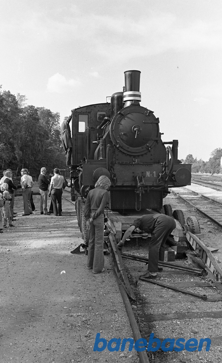 SVJ 1 flyttes op på vognbjørn SVJ 1 flyttes op på vognbjørn