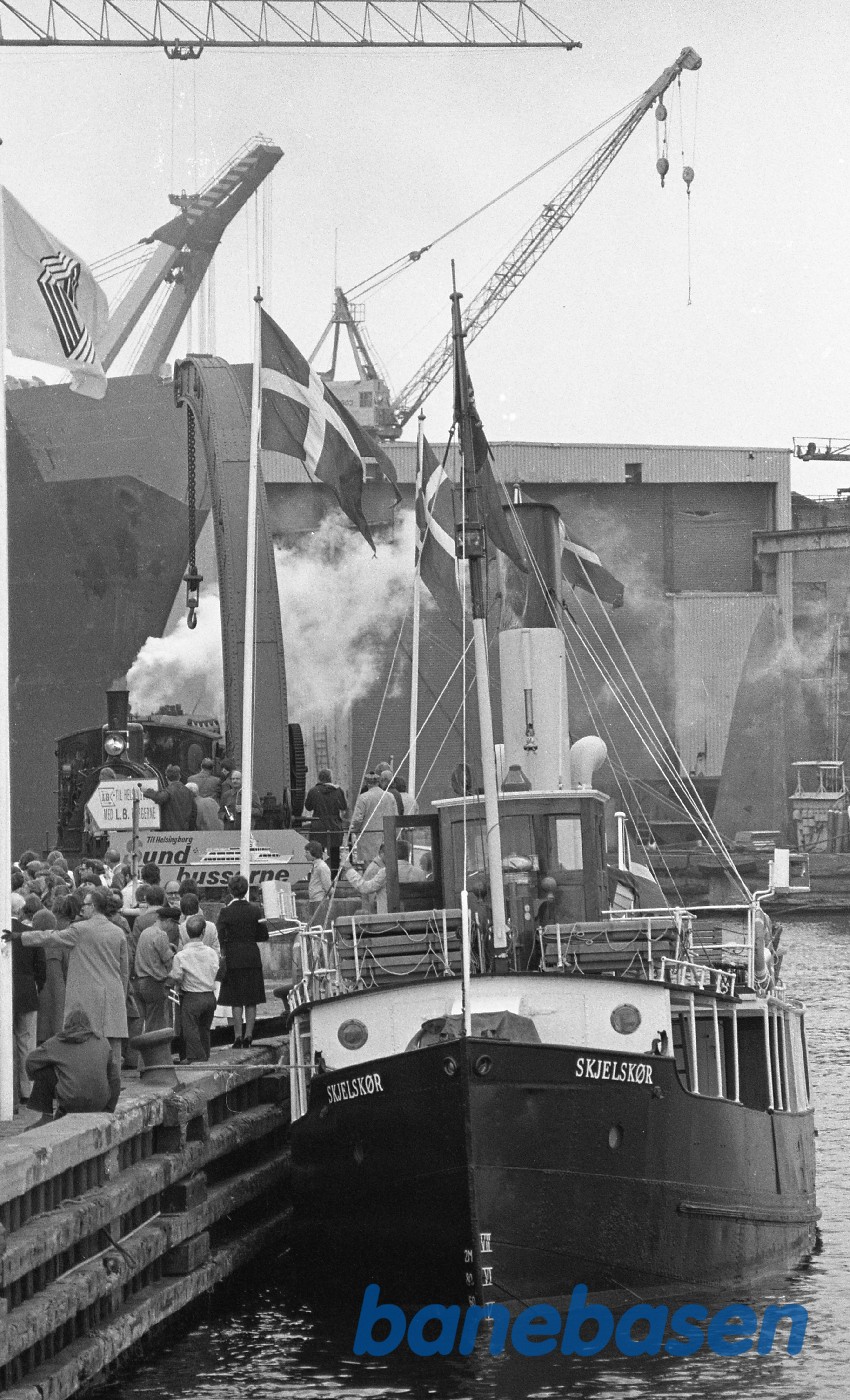 Skælskør og ØSJS 7 på havnen i Helsingør Skælskør og ØSJS 7 på havnen i Helsingør