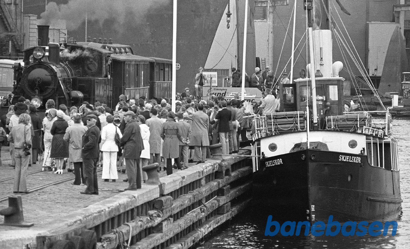Skælskør og ØSJS 7 på havnen i Helsingør Skælskør og ØSJS 7 på havnen i Helsingør