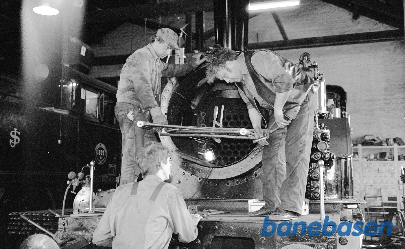 Kedelarbejde på OKMJ 14 i remisen Kedelarbejde på OKMJ 14 i remisen