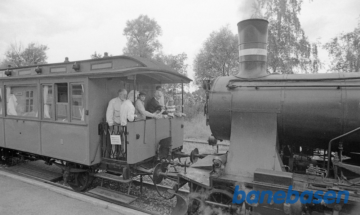 Tog med D826 på HFHJ Tog med D826 på HFHJ