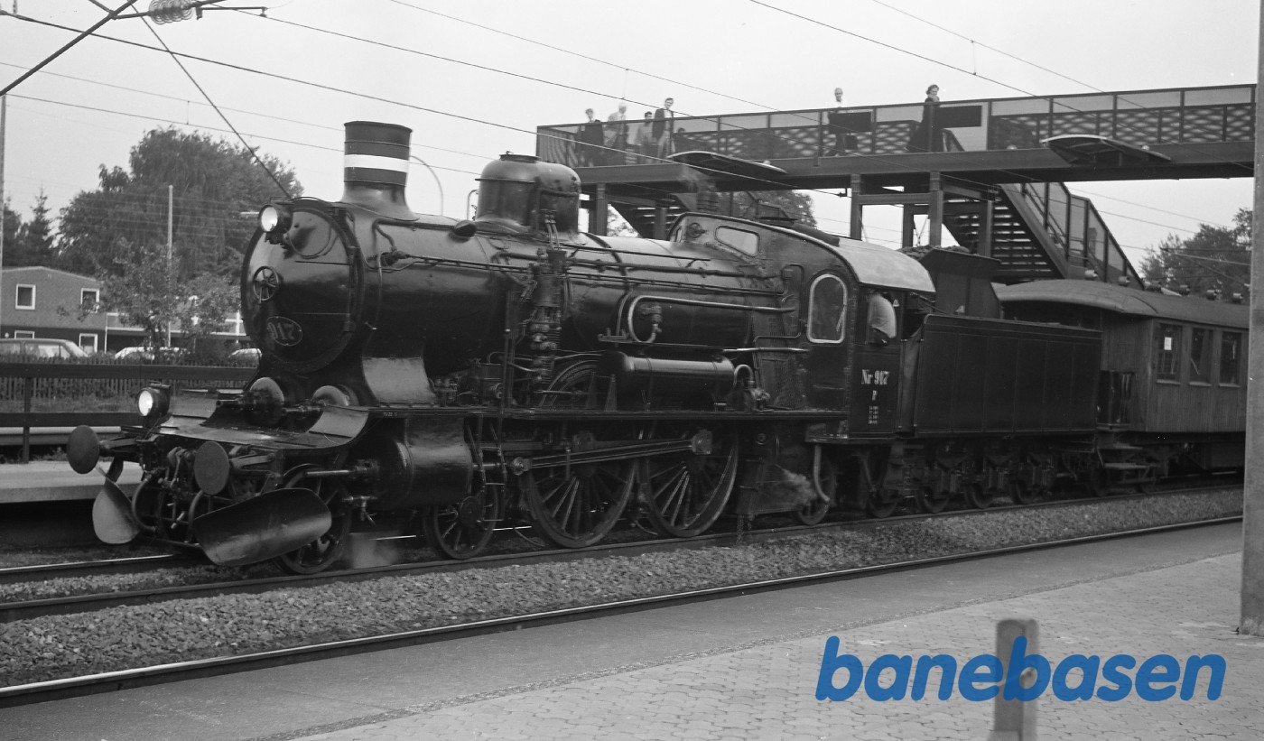 Tog på Rungsted station Tog på Rungsted station