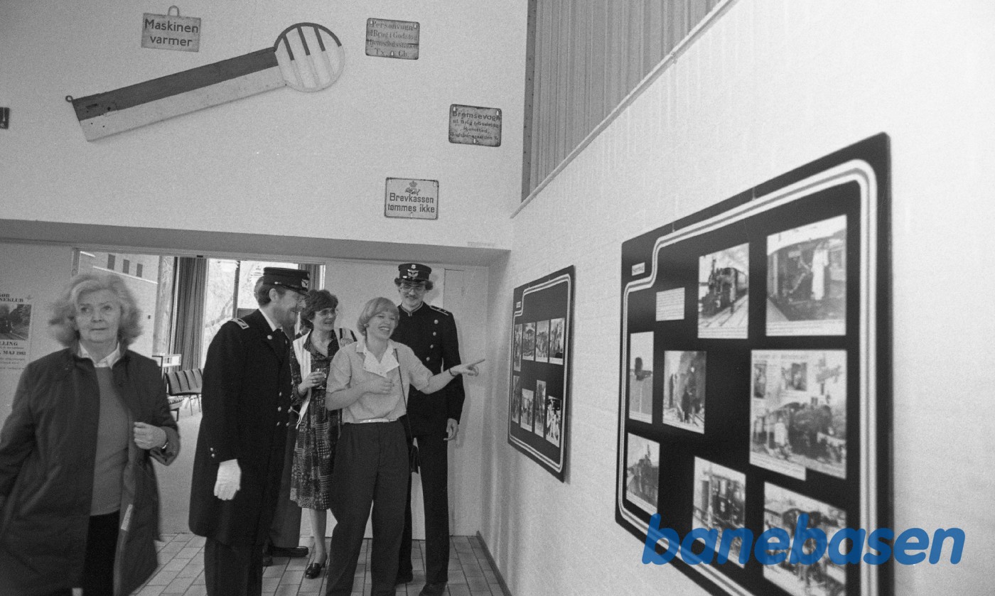 Lene Friis eksaminsprojekt: HgJK 25 år jubilæumsudstilling Lene Friis eksaminsprojekt: HgJK 25 år jubilæumsudstilling