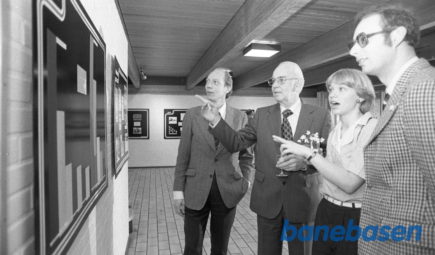 Lene Friis eksaminsprojekt: HgJK 25 år jubilæumsudstilling Lene Friis eksaminsprojekt: HgJK 25 år jubilæumsudstilling