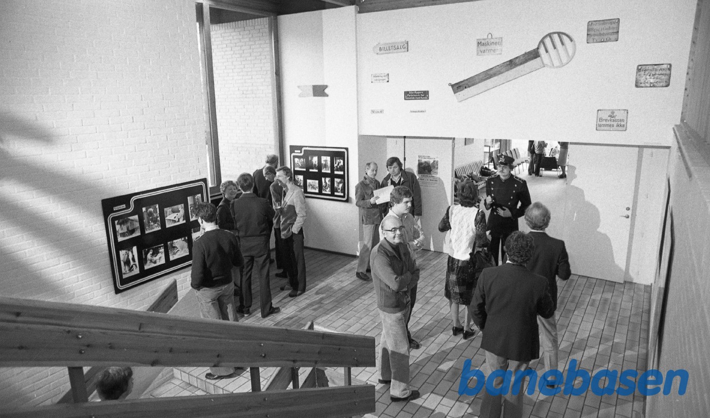 Lene Friis eksaminsprojekt: HgJK 25 år jubilæumsudstilling Lene Friis eksaminsprojekt: HgJK 25 år jubilæumsudstilling