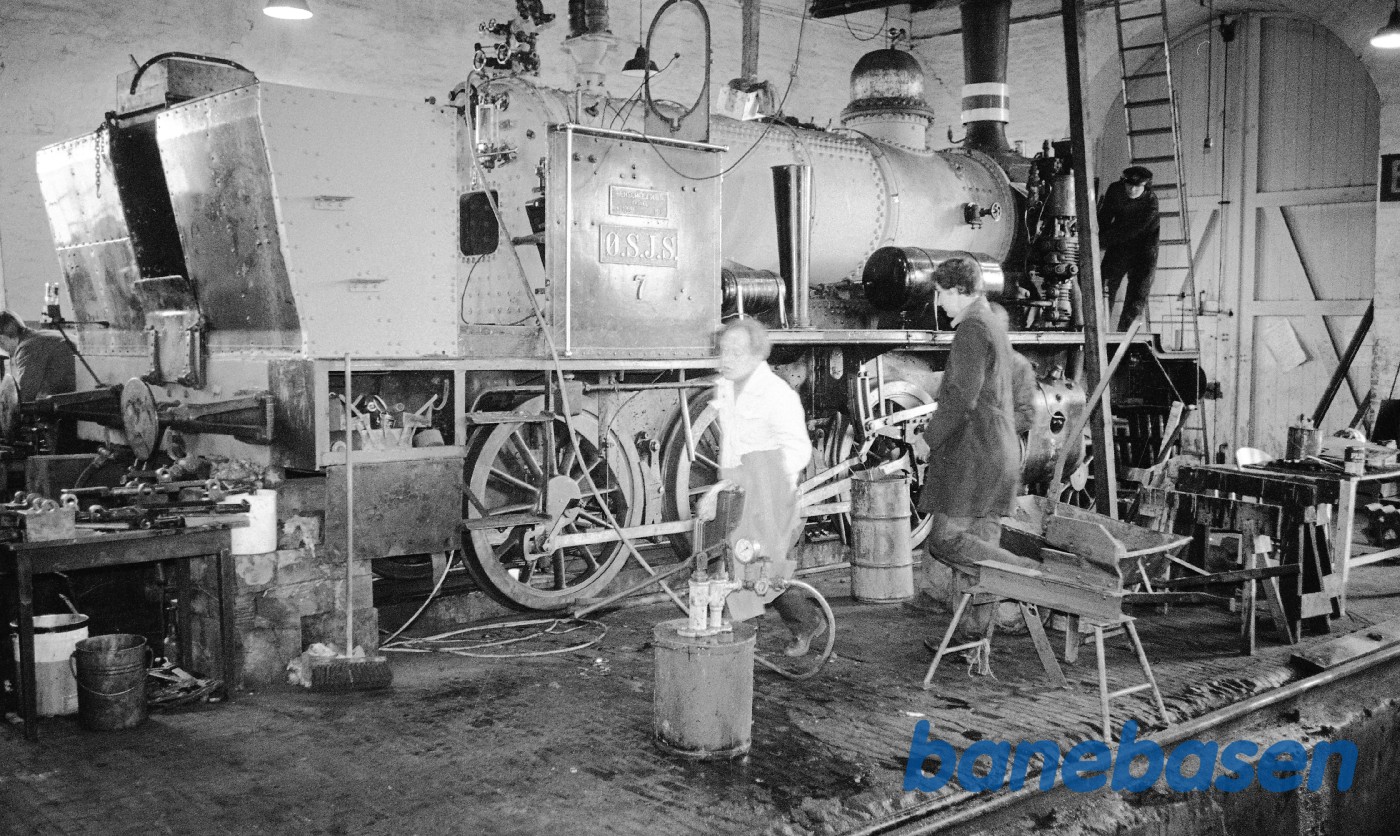 Reparation af ØSJS i remisen Reparation af ØSJS i remisen