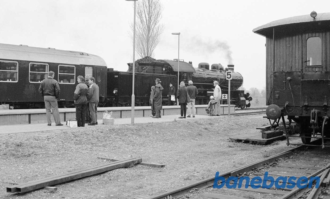 Græsted Veterantræf 2002, besøg af PR-maskinen Græsted Veterantræf 2002, besøg af PR-maskinen