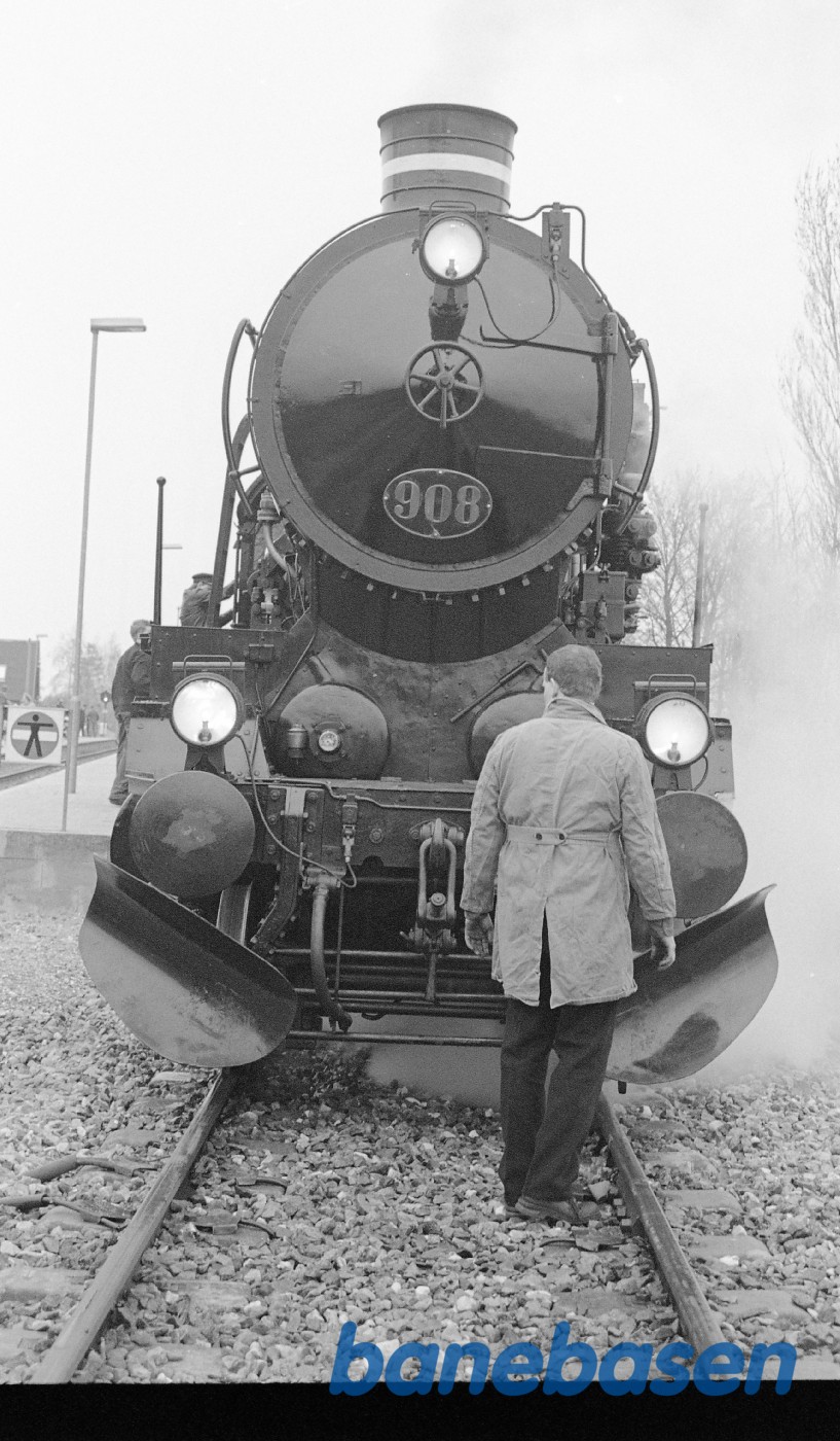 Græsted Veterantræf 2002, besøg af PR-maskinen Græsted Veterantræf 2002, besøg af PR-maskinen