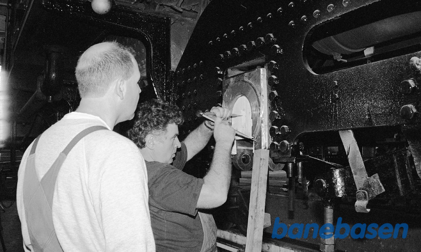 S 1307, nye hjulringe i lokomotivværkstedet på Cvk S 1307, nye hjulringe i lokomotivværkstedet på Cvk