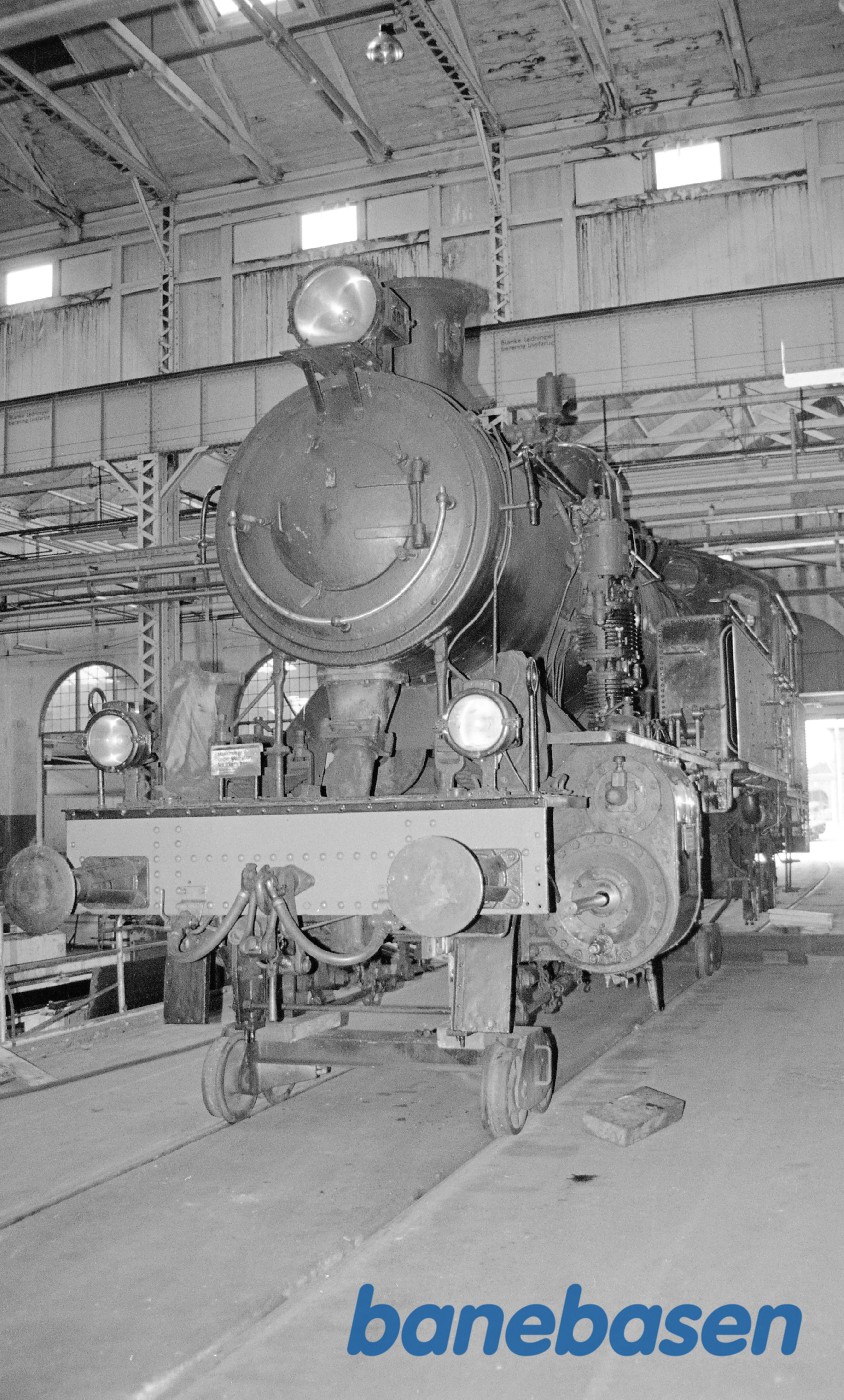 S 1307, nye hjulringe i lokomotivværkstedet på Cvk S 1307, nye hjulringe i lokomotivværkstedet på Cvk