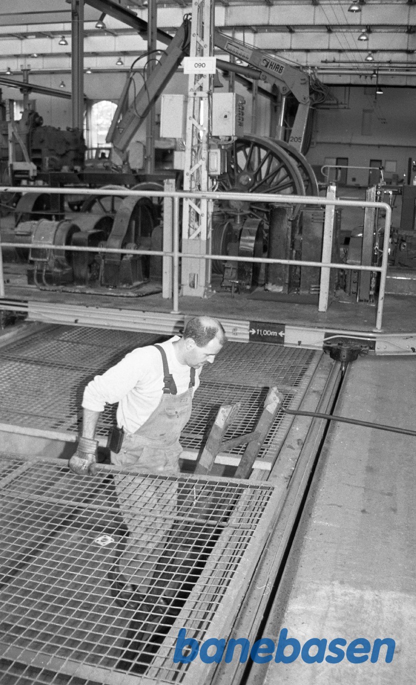 S 1307, nye hjulringe i lokomotivværkstedet på Cvk S 1307, nye hjulringe i lokomotivværkstedet på Cvk