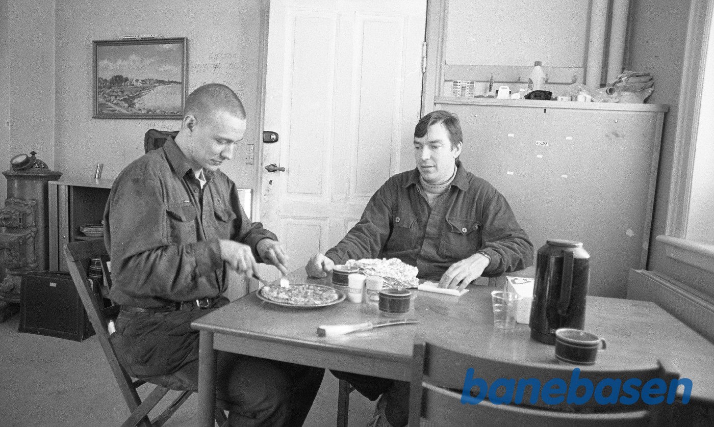 Folkestuen i Græsted, i stuen ud mod forpladsen Folkestuen i Græsted, i stuen ud mod forpladsen