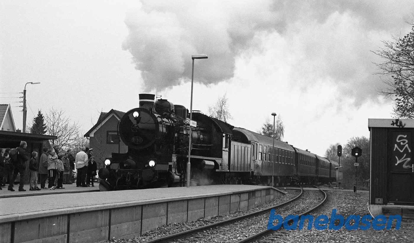 Pr 908 med særtog passerer Græsted Pr 908 med særtog passerer Græsted