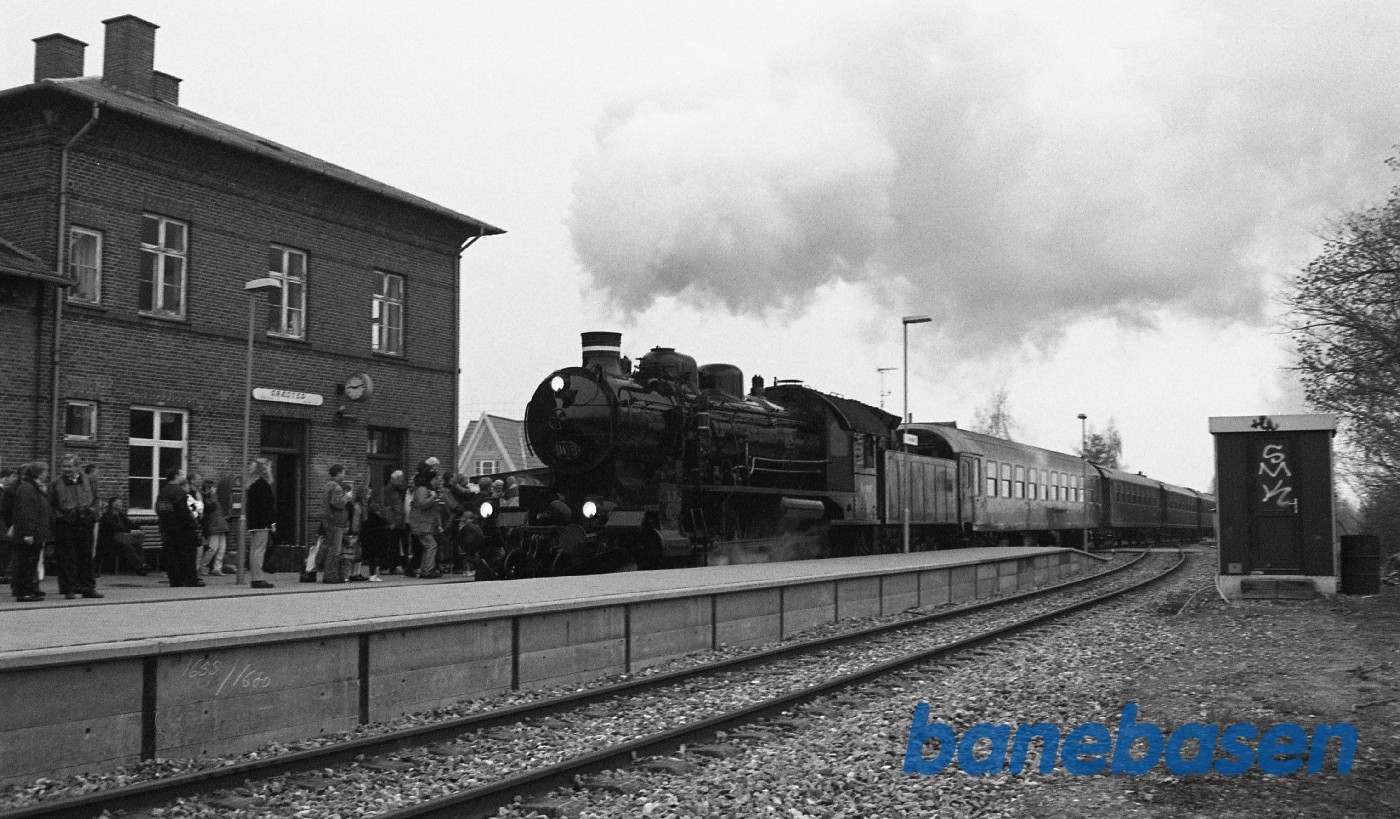 Pr 908 med særtog passerer Græsted Pr 908 med særtog passerer Græsted