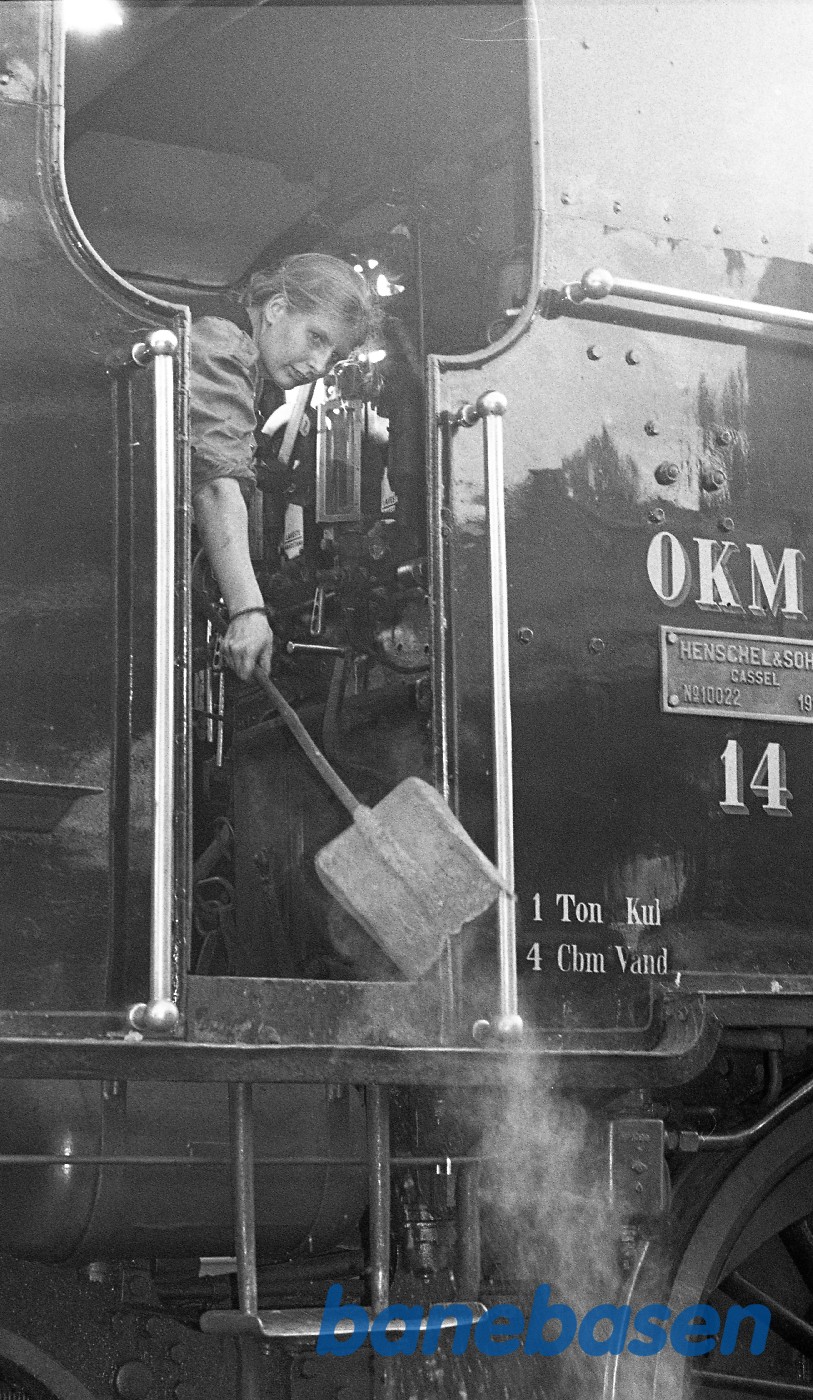 Rensning af lokomotiv efter kørsel Rensning af lokomotiv efter kørsel