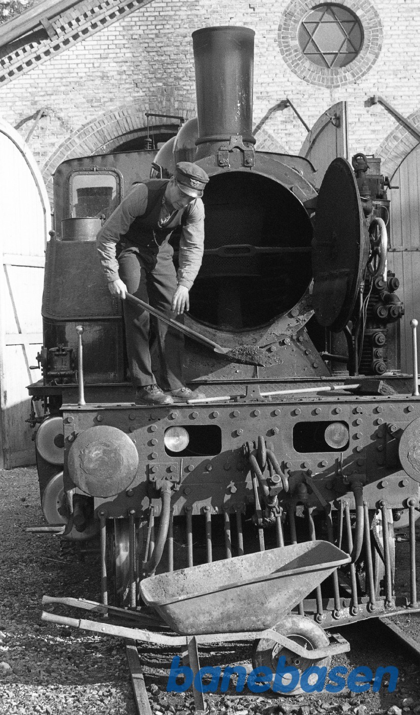 Rensning af lokomotiv efter kørsel Rensning af lokomotiv efter kørsel