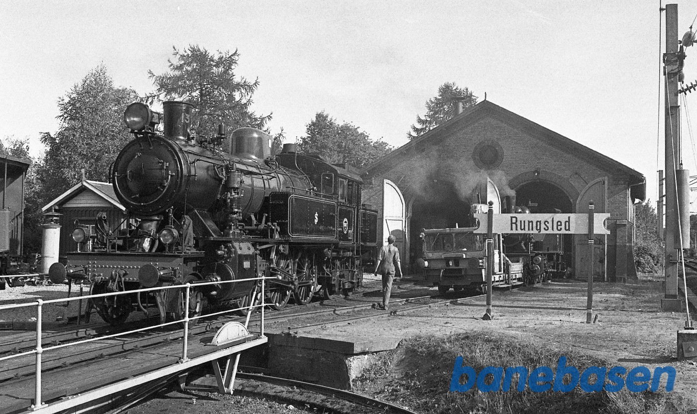 S 1307 og trolje i Rungsted remise S 1307 og trolje i Rungsted remise