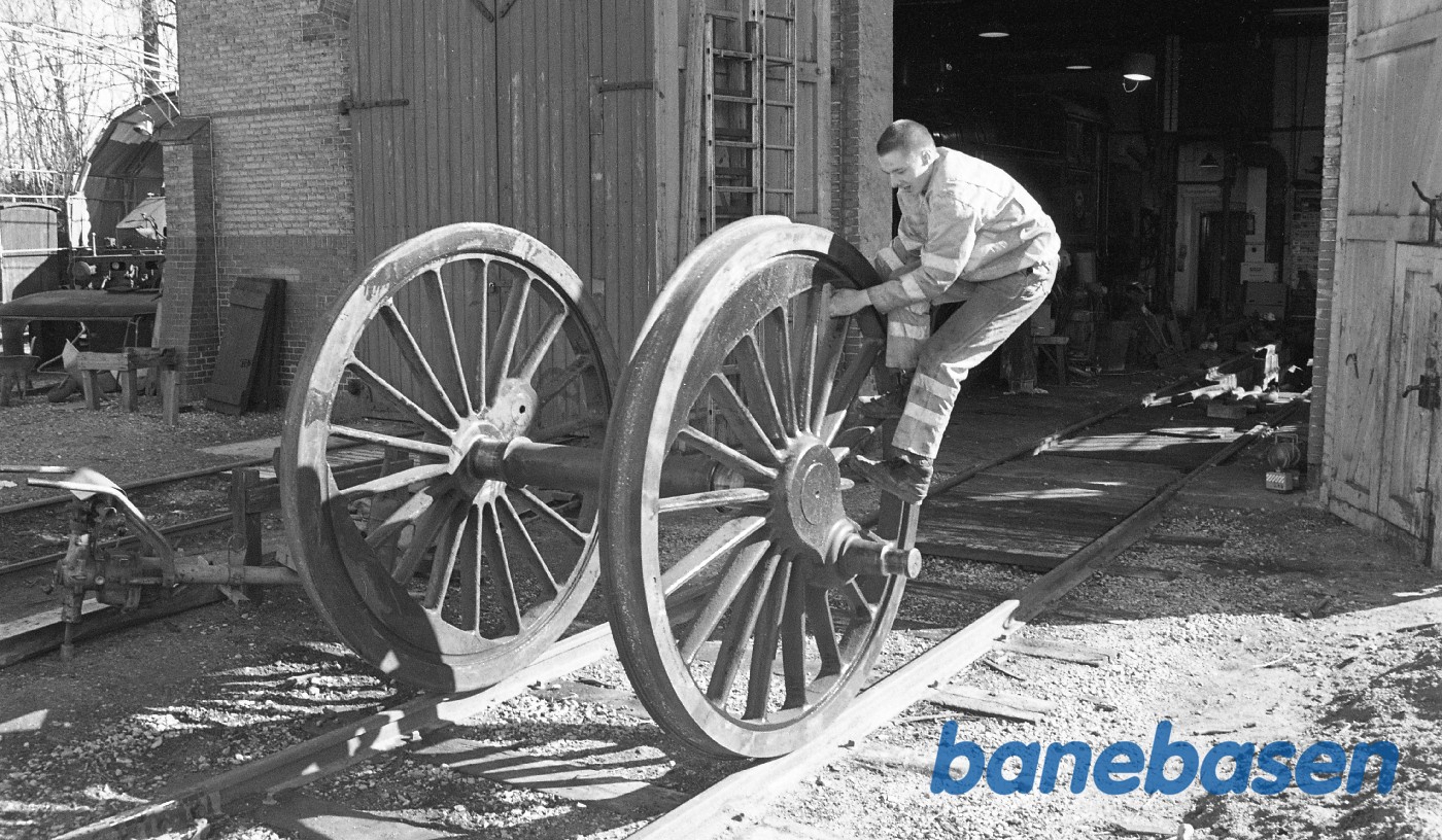 Kedlen/maskinen løftes på K 582 i Rungsted Kedlen/maskinen løftes på K 582 i Rungsted