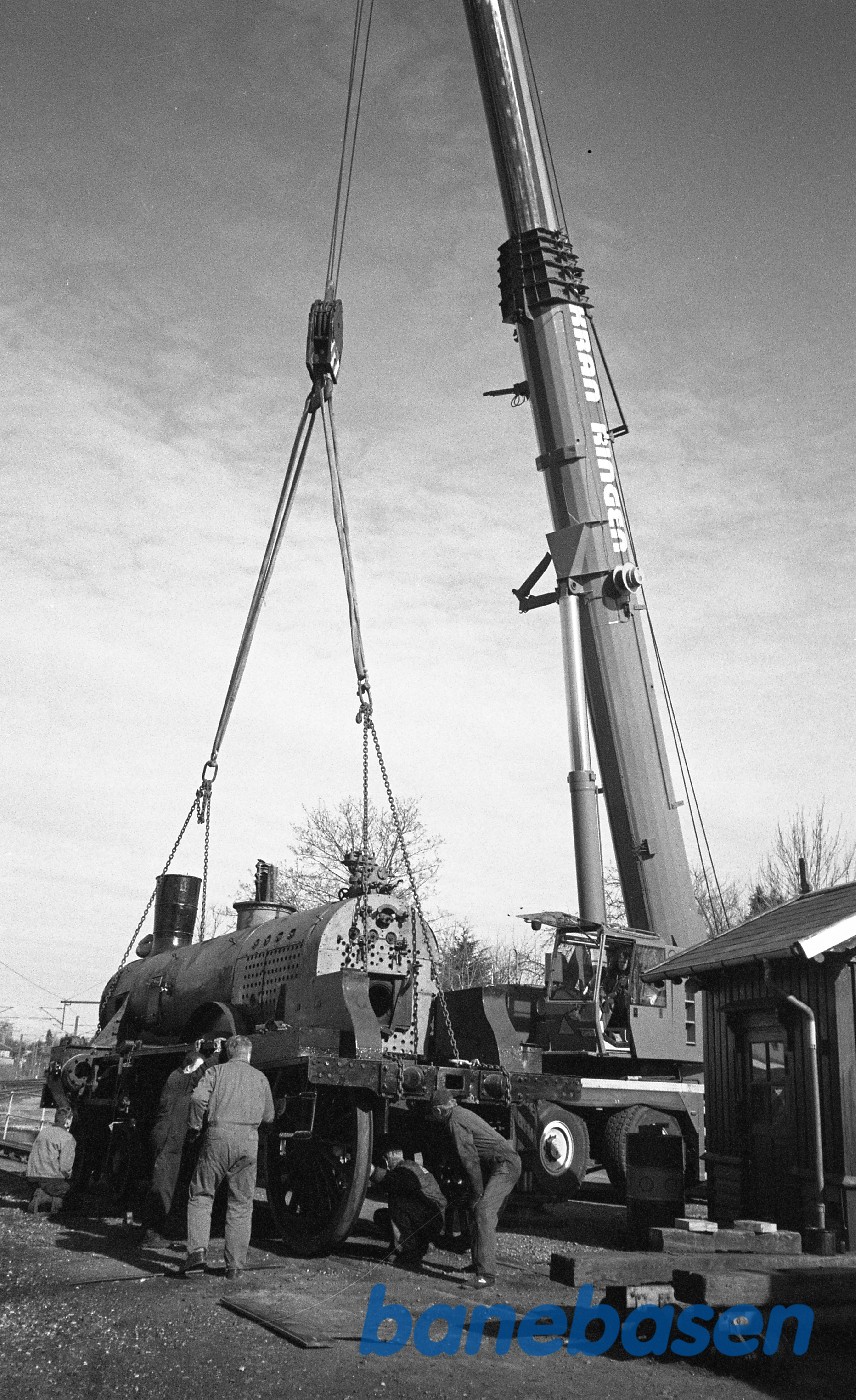 Kedlen/maskinen løftes på K 582 i Rungsted Kedlen/maskinen løftes på K 582 i Rungsted