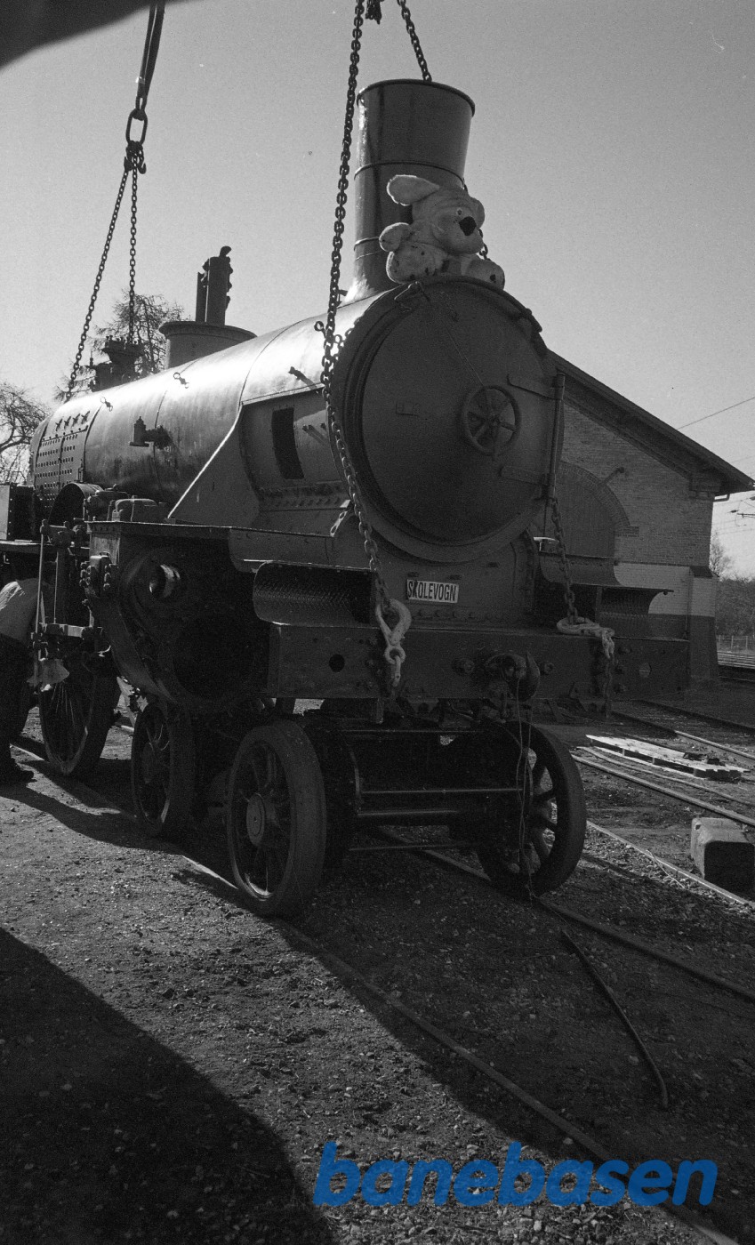 Kedlen/maskinen løftes på K 582 i Rungsted Kedlen/maskinen løftes på K 582 i Rungsted