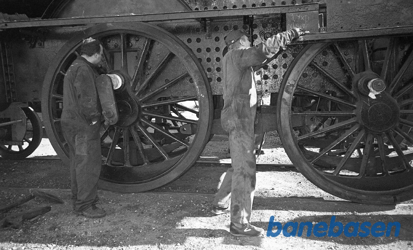 Kedlen/maskinen løftes på K 582 i Rungsted Kedlen/maskinen løftes på K 582 i Rungsted