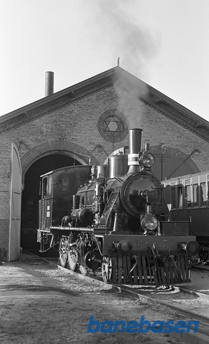 ØSJS 7 opfyres ved Rungsted remise ØSJS 7 opfyres ved Rungsted remise