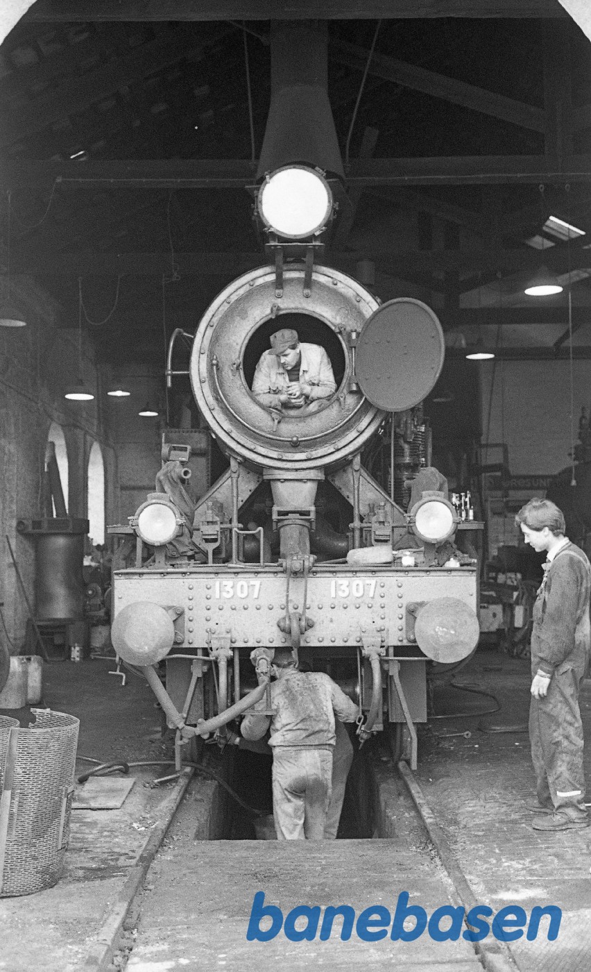 Der arbejdes på 1307 i remisen Der arbejdes på 1307 i remisen