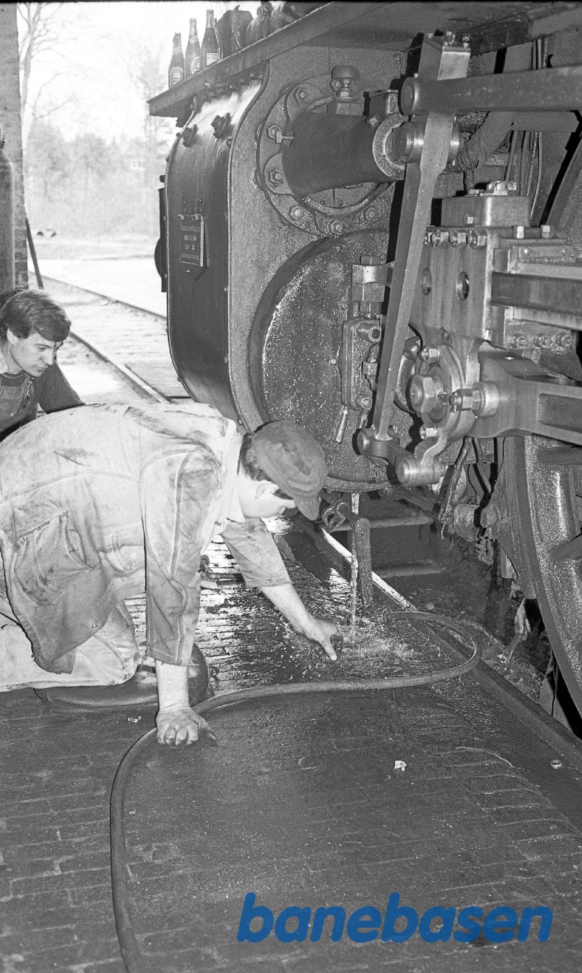 Der arbejdes på 1307 i remisen Der arbejdes på 1307 i remisen