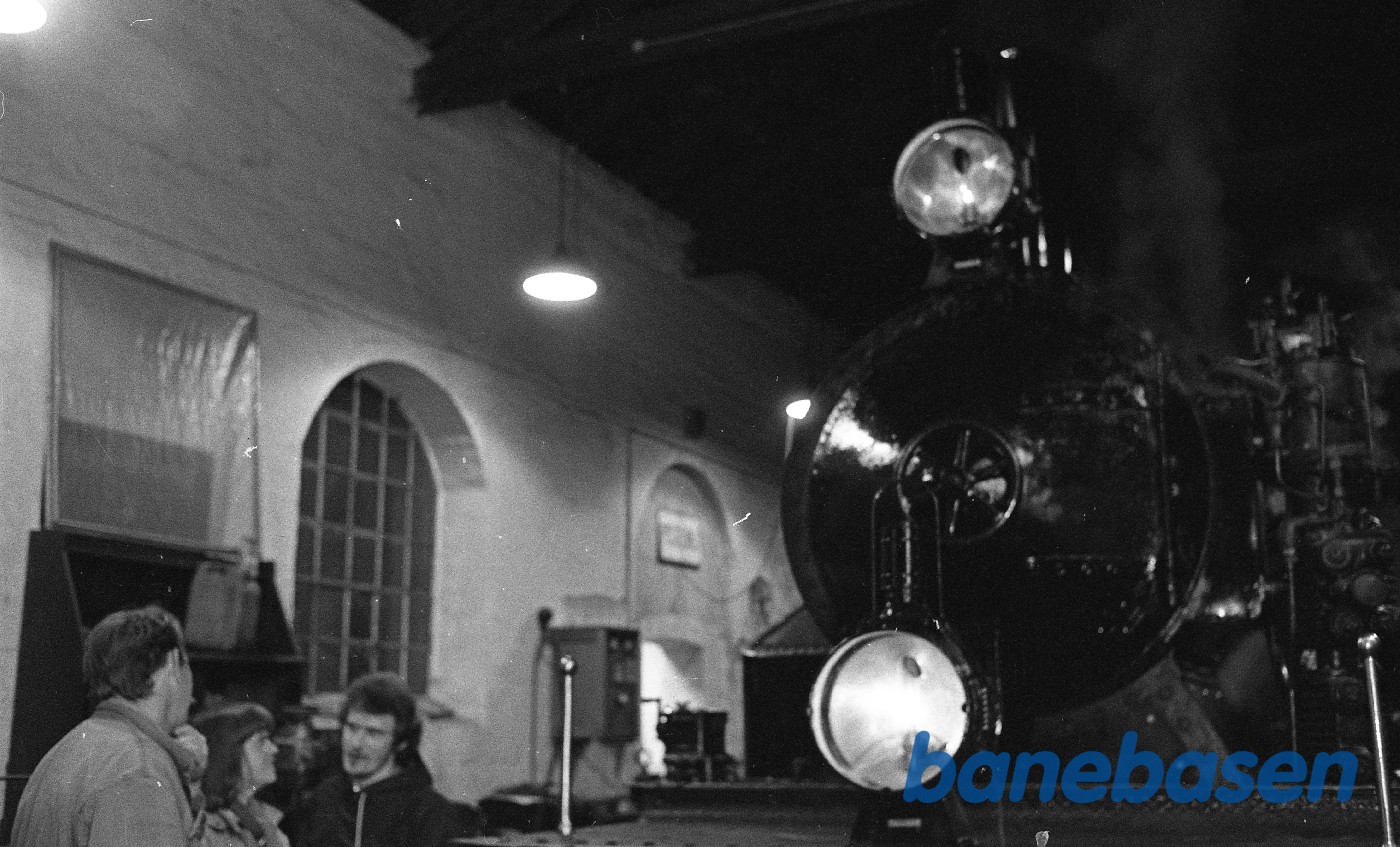 Juletog med OKMJ 14 - natoptagelser fra Rungsted remise Juletog med OKMJ 14 - natoptagelser fra Rungsted remise