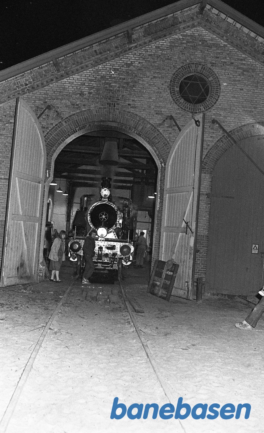 Juletog med OKMJ 14 - natoptagelser fra Rungsted remise Juletog med OKMJ 14 - natoptagelser fra Rungsted remise