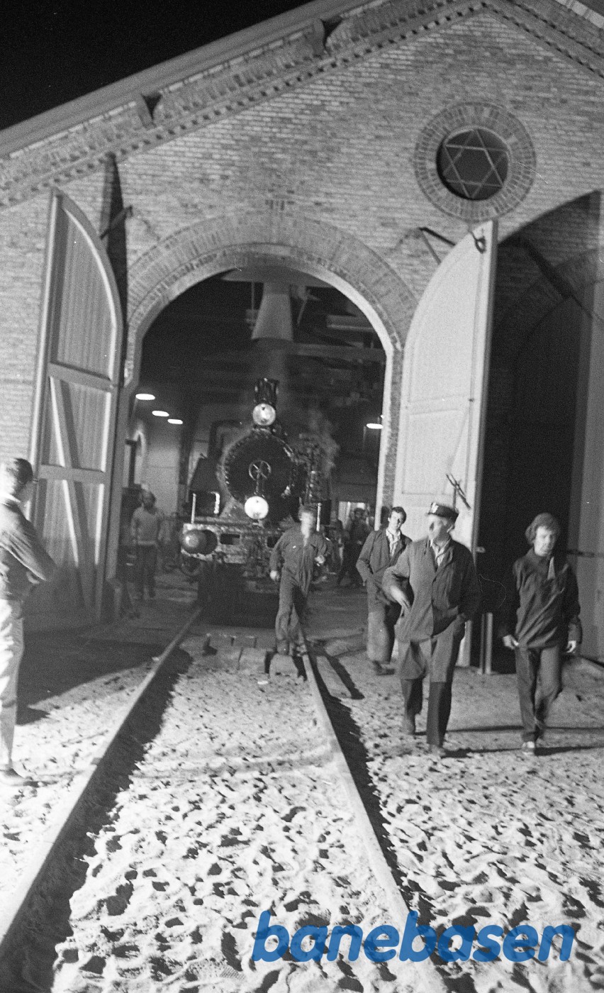 Juletog med OKMJ 14 - natoptagelser fra Rungsted remise Juletog med OKMJ 14 - natoptagelser fra Rungsted remise