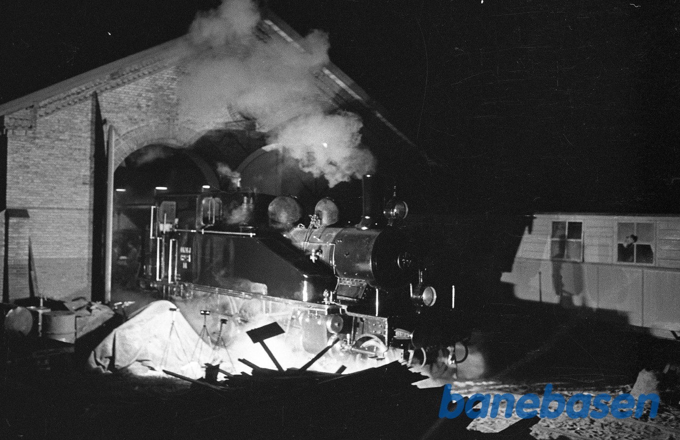 Juletog med OKMJ 14 - natoptagelser fra Rungsted remise Juletog med OKMJ 14 - natoptagelser fra Rungsted remise