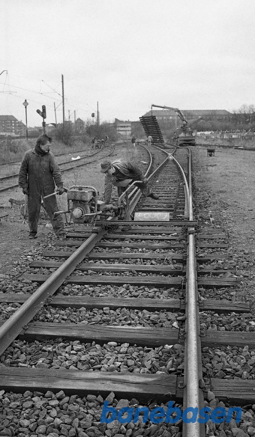 Sporarbejde på Nøl, hvor sporrammerne skal tages op og køres til Fredensborg Sporarbejde på Nøl, hvor sporrammerne skal tages op og køres til Fredensborg
