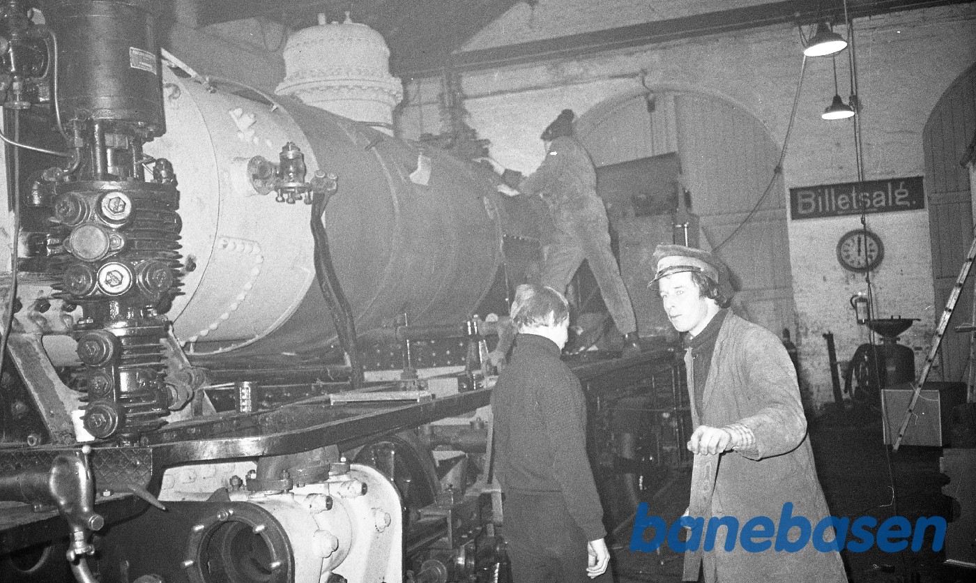 Der arbejdes på OKMJ 14 i remisen Der arbejdes på OKMJ 14 i remisen