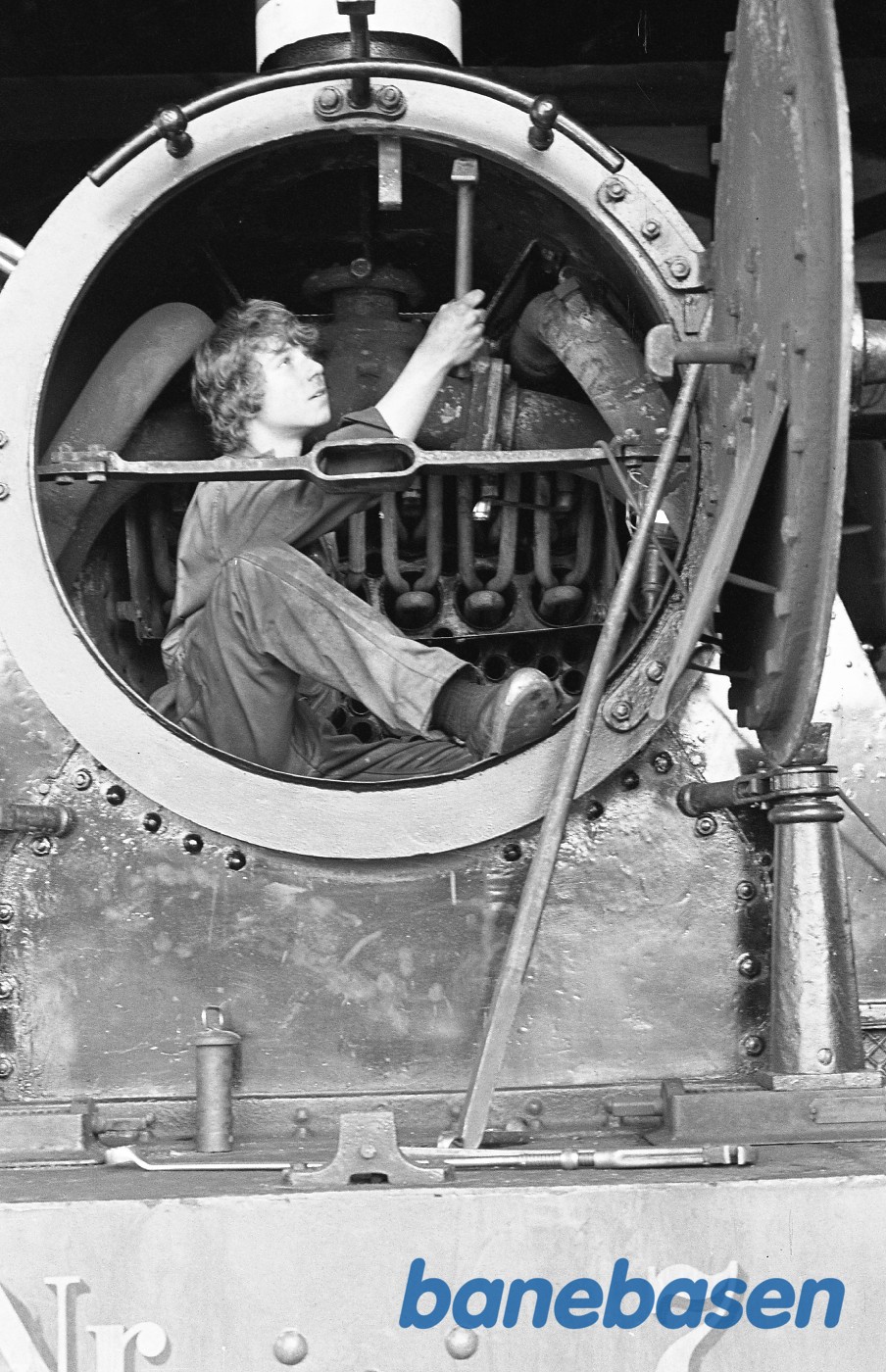 Kedelarbejde i røgkammeret på ØSJS 7 i Rungsted Kedelarbejde i røgkammeret på ØSJS 7 i Rungsted