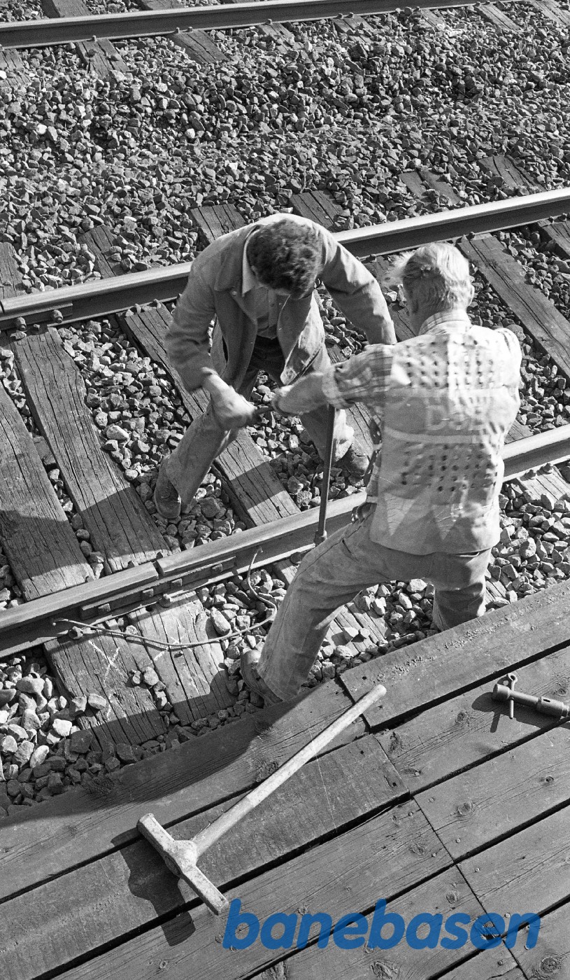 Tre mand fra Produktion laver sporarbejde i Rungsted Tre mand fra Produktion laver sporarbejde i Rungsted